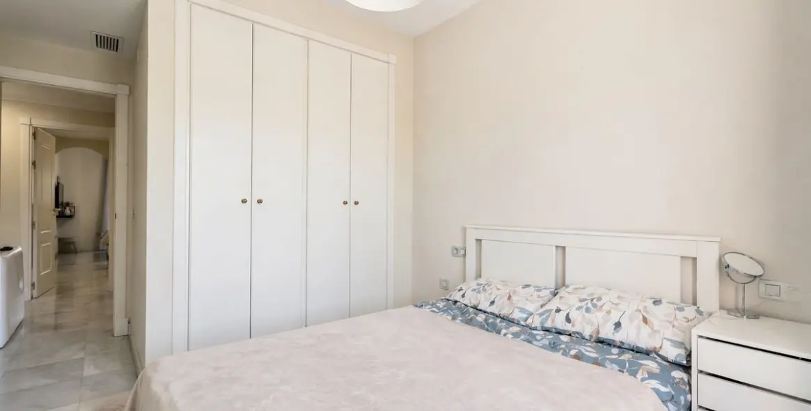 Продажа апартаментов на среднем этаже в Hacienda del Sol 15