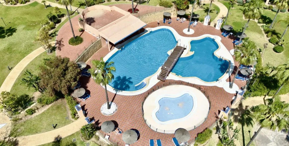 Продажа апартаментов на среднем этаже в Hacienda del Sol 22