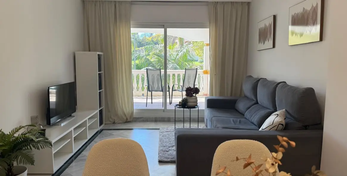 Sale of middle floor apartment in Nueva Andalucía 1