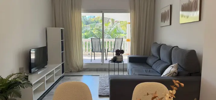 Venta de apartamento en planta media en Nueva Andalucía 0