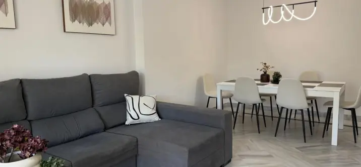 Venta de apartamento en planta media en Nueva Andalucía 1