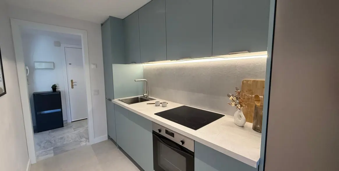 Sale of middle floor apartment in Nueva Andalucía 9