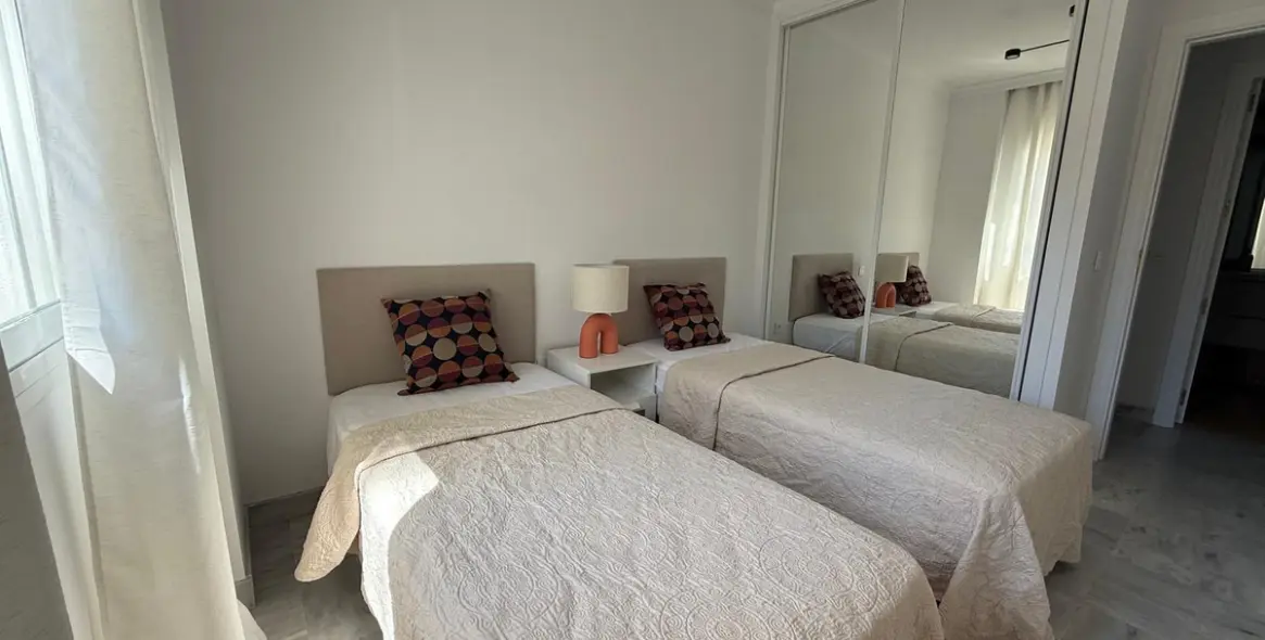 Sale of middle floor apartment in Nueva Andalucía 17