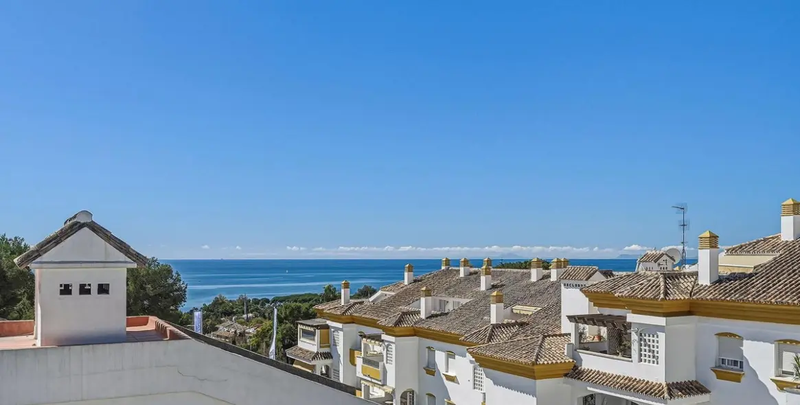 Продажа двухуровневых апартаментов в Nagüeles 1