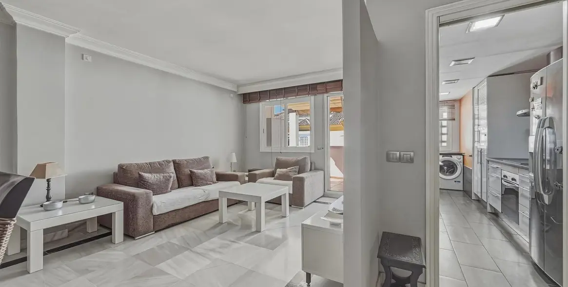 Продажа двухуровневых апартаментов в Nagüeles 7