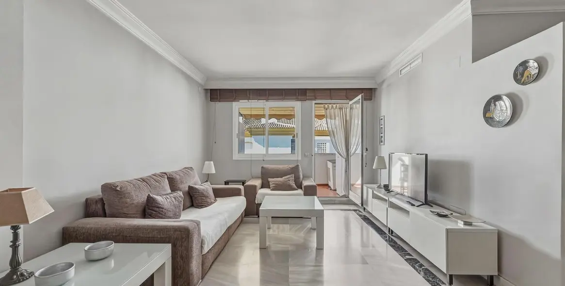 Продажа двухуровневых апартаментов в Nagüeles 12