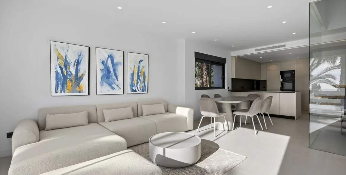 Sale of penthouse duplex in El Paraiso 20