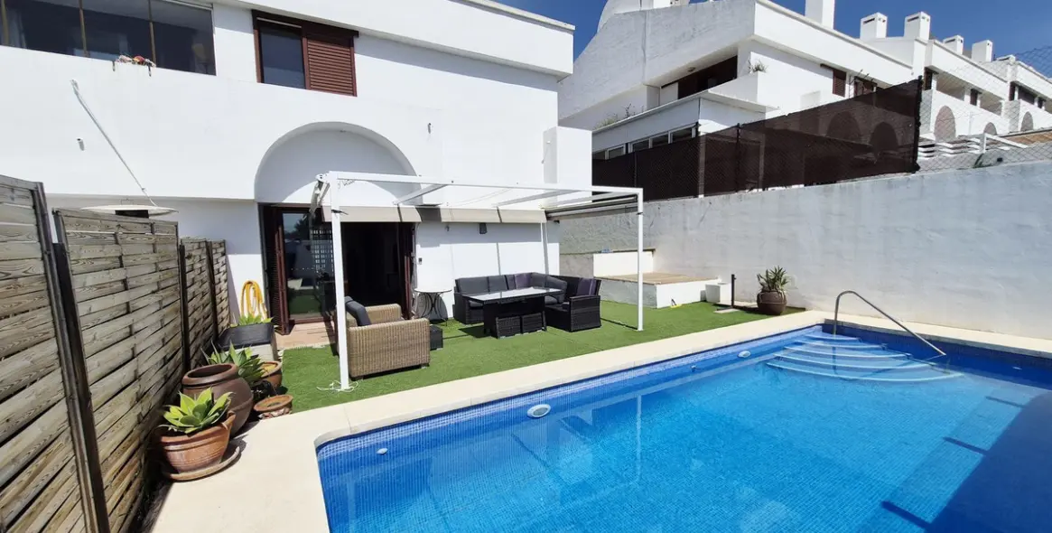 Продажа дома на две семьи в La Cala de Mijas 16