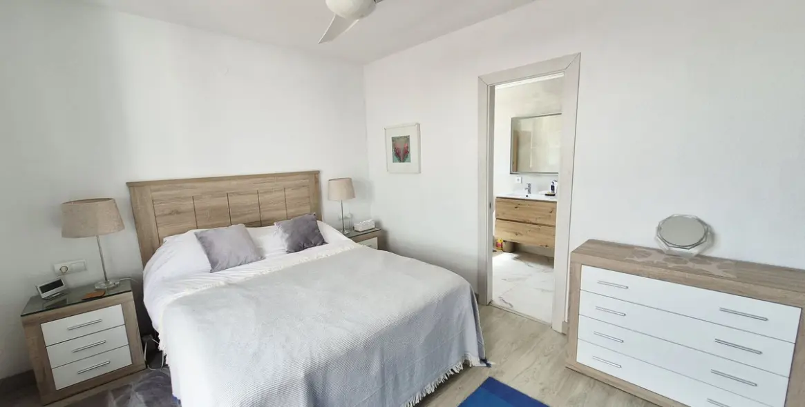 Продажа дома на две семьи в La Cala de Mijas 25