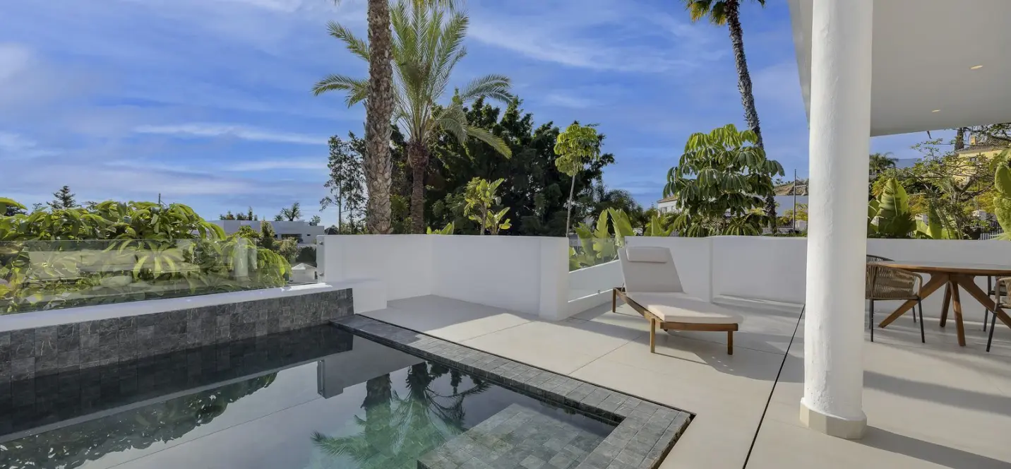 Sale of duplex in El Paraiso 1