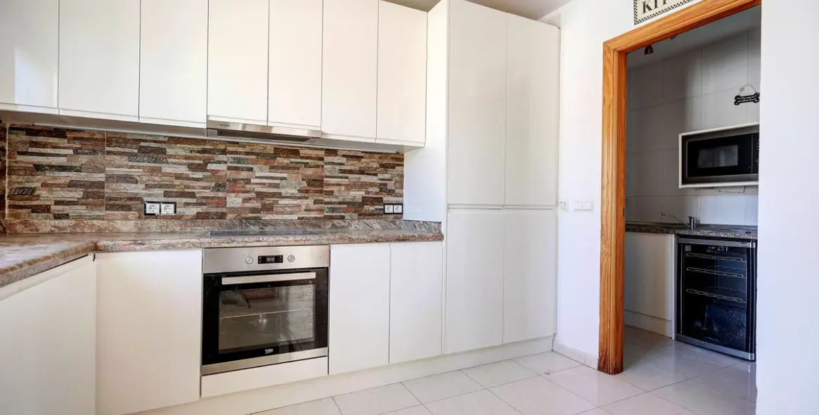 Продажа  отдельно стоящей виллы в Torreblanca 11