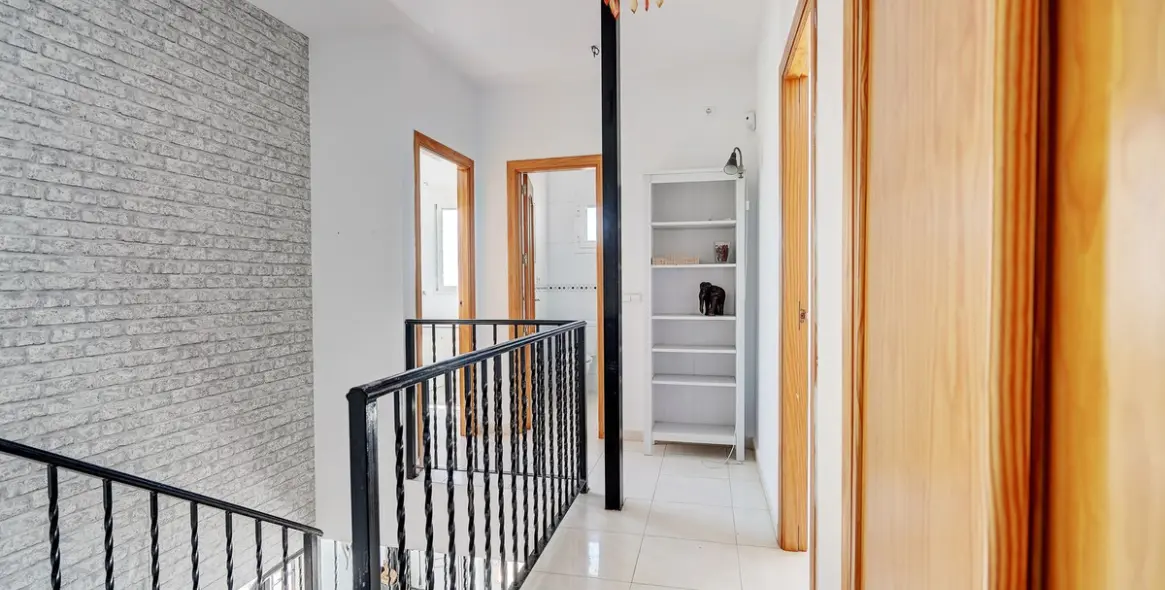 Продажа  отдельно стоящей виллы в Torreblanca 12