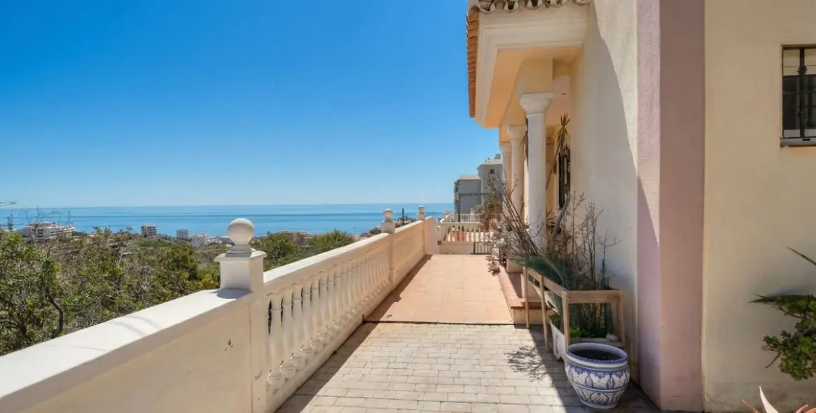 Продажа  отдельно стоящей виллы в Torreblanca 23