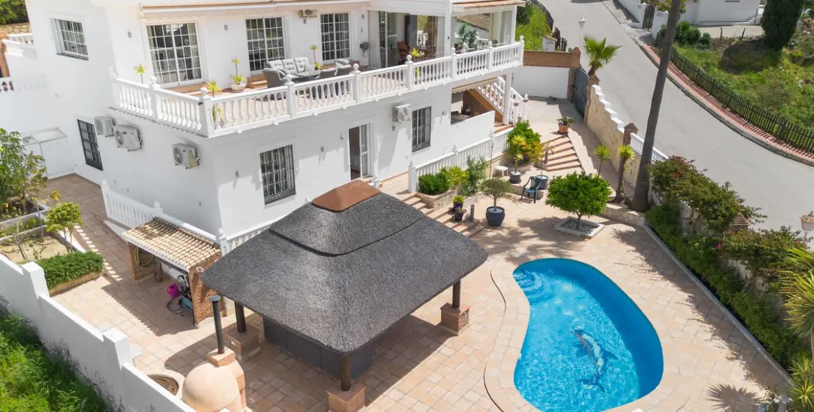 Продажа  отдельно стоящей виллы в Mijas 2