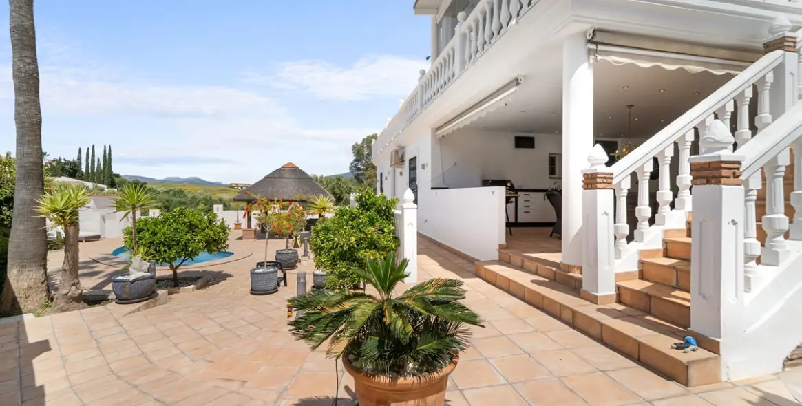 Продажа  отдельно стоящей виллы в Mijas 32