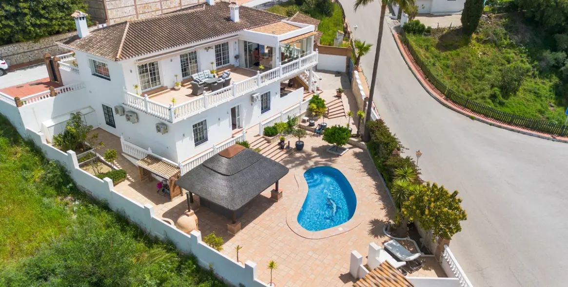 Продажа  отдельно стоящей виллы в Mijas 38