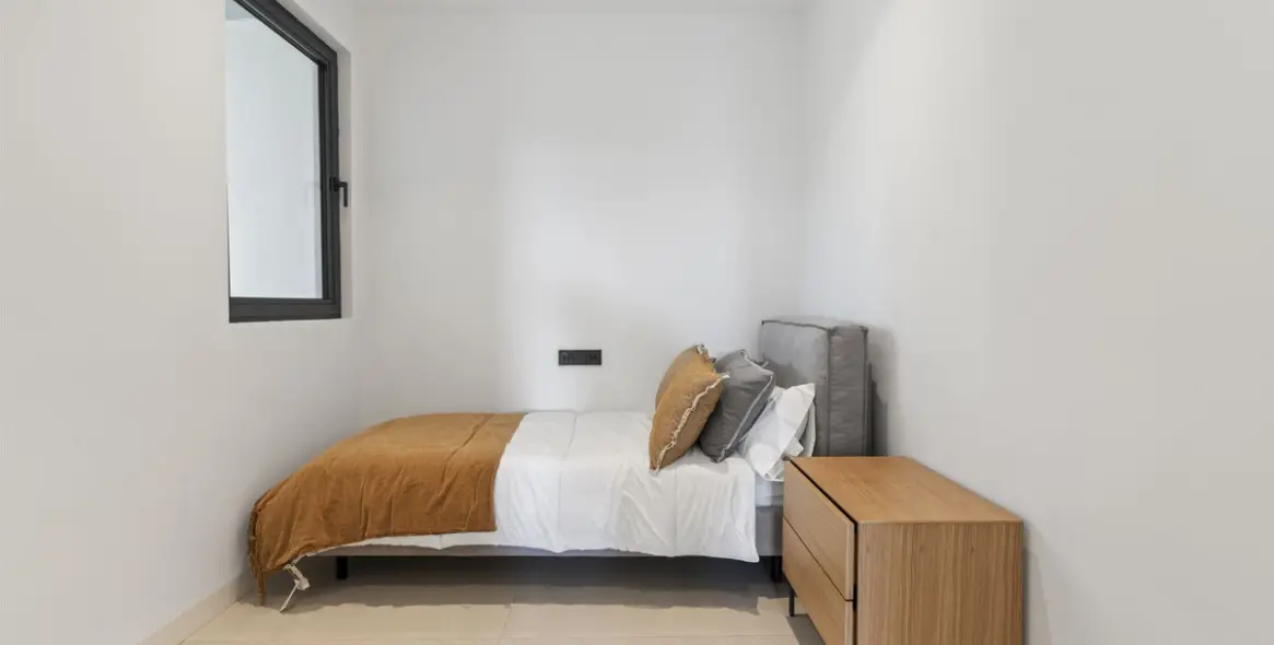 Sale of duplex in El Paraiso 14