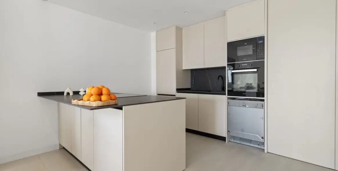 Sale of duplex in El Paraiso 16