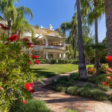 Venta de ático dúplex en Nueva Andalucía