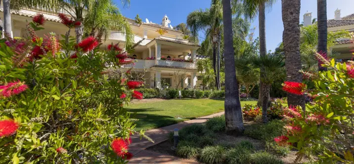 Venta de ático dúplex en Nueva Andalucía 1