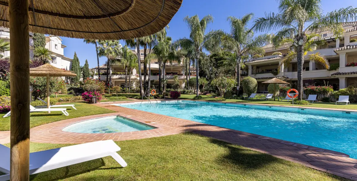 Sale of penthouse duplex in Nueva Andalucía 3