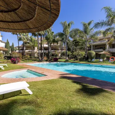 Venta de ático dúplex en Nueva Andalucía