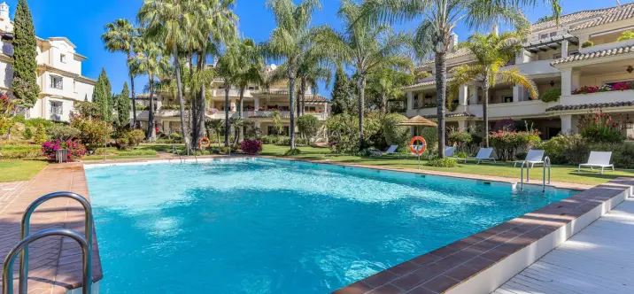 Venta de ático dúplex en Nueva Andalucía 3