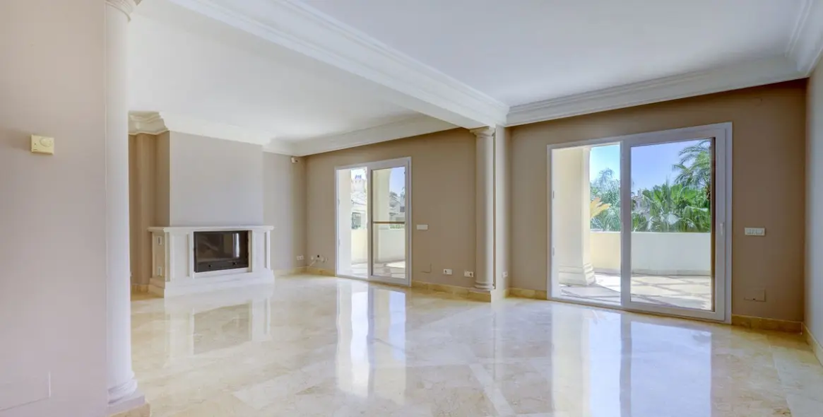 Sale of penthouse duplex in Nueva Andalucía 13