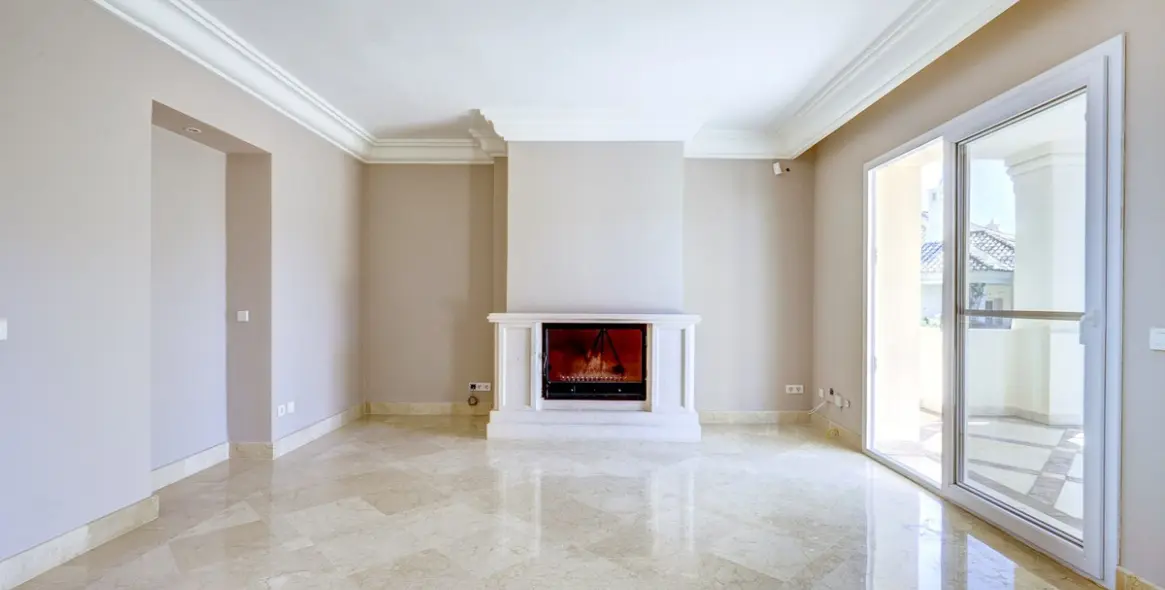 Sale of penthouse duplex in Nueva Andalucía 17