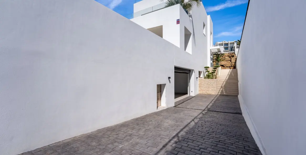 Sale of detached villa in Mijas 11