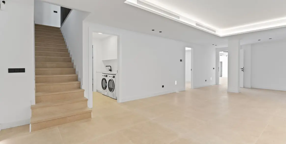 Sale of detached villa in Mijas 17