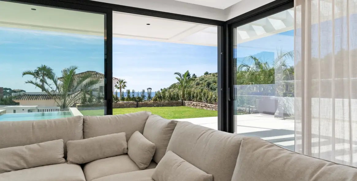 Sale of detached villa in Mijas 32