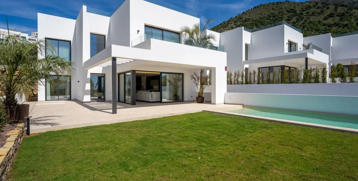 Sale of detached villa in Mijas 42