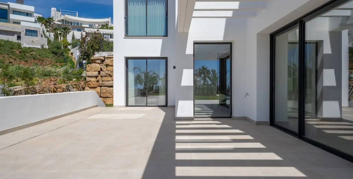 Sale of detached villa in Mijas 43