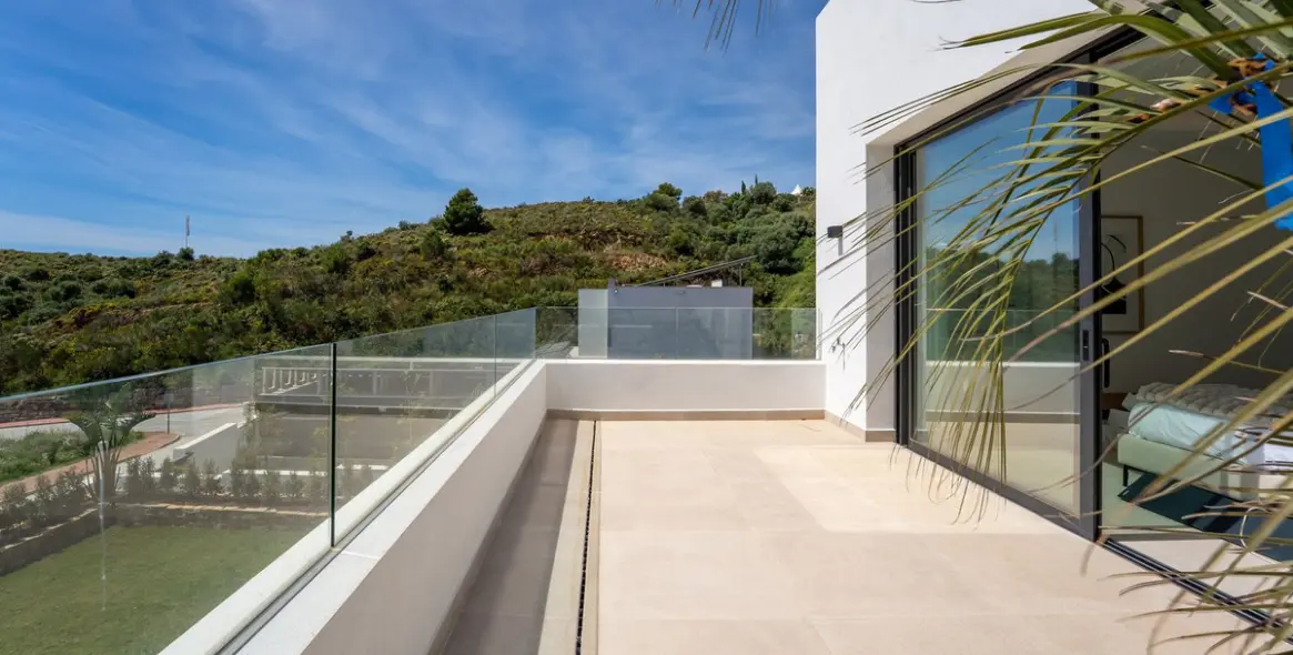 Sale of detached villa in Mijas 62