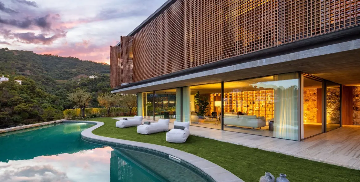 Sale of detached villa in El Madroñal 1