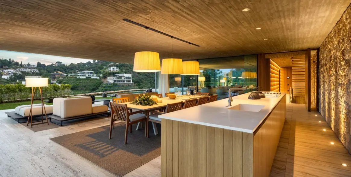 Sale of detached villa in El Madroñal 8