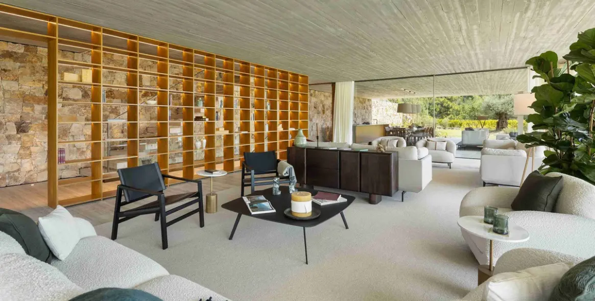 Sale of detached villa in El Madroñal 12