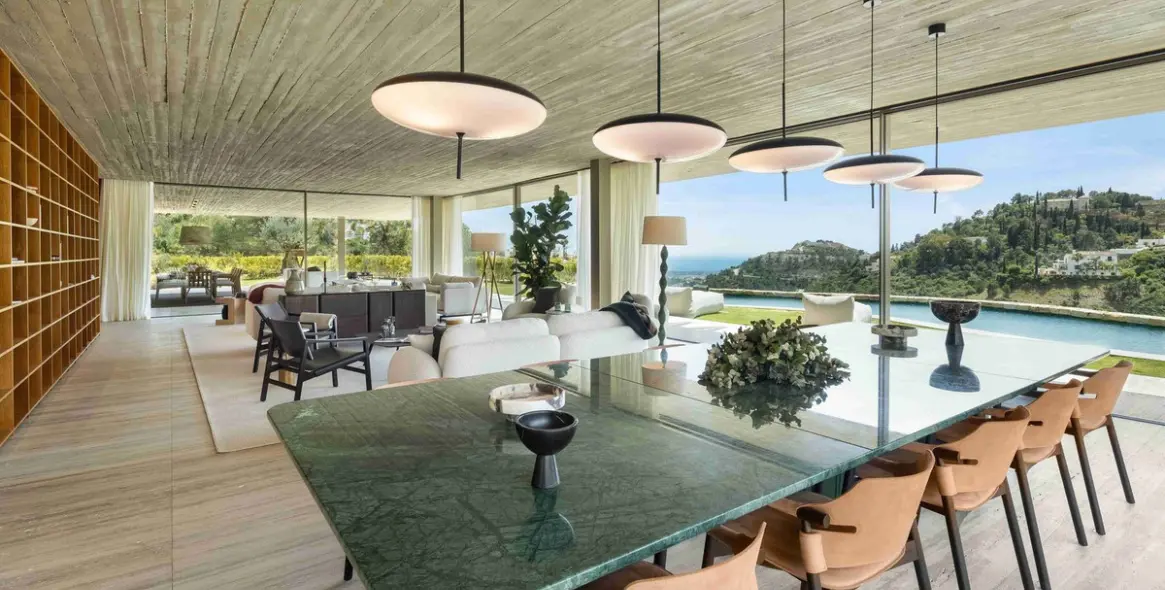 Sale of detached villa in El Madroñal 14