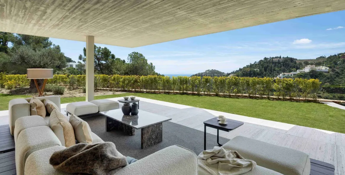 Sale of detached villa in El Madroñal 15