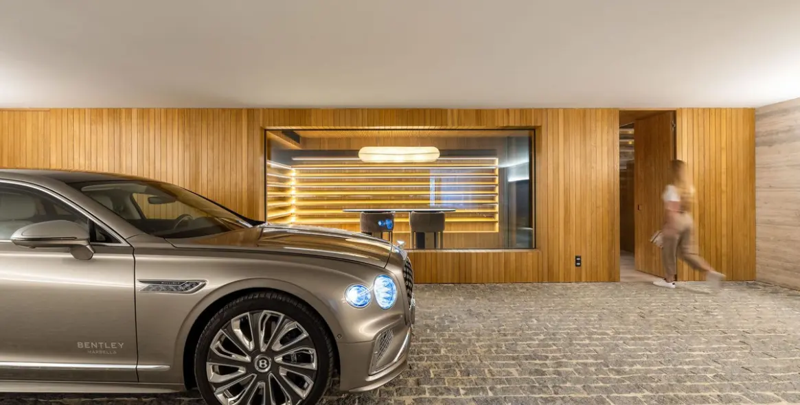 Sale of detached villa in El Madroñal 25