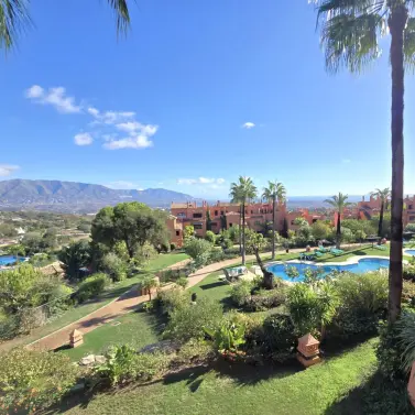 Продажа апартаментов на среднем этаже в La Mairena