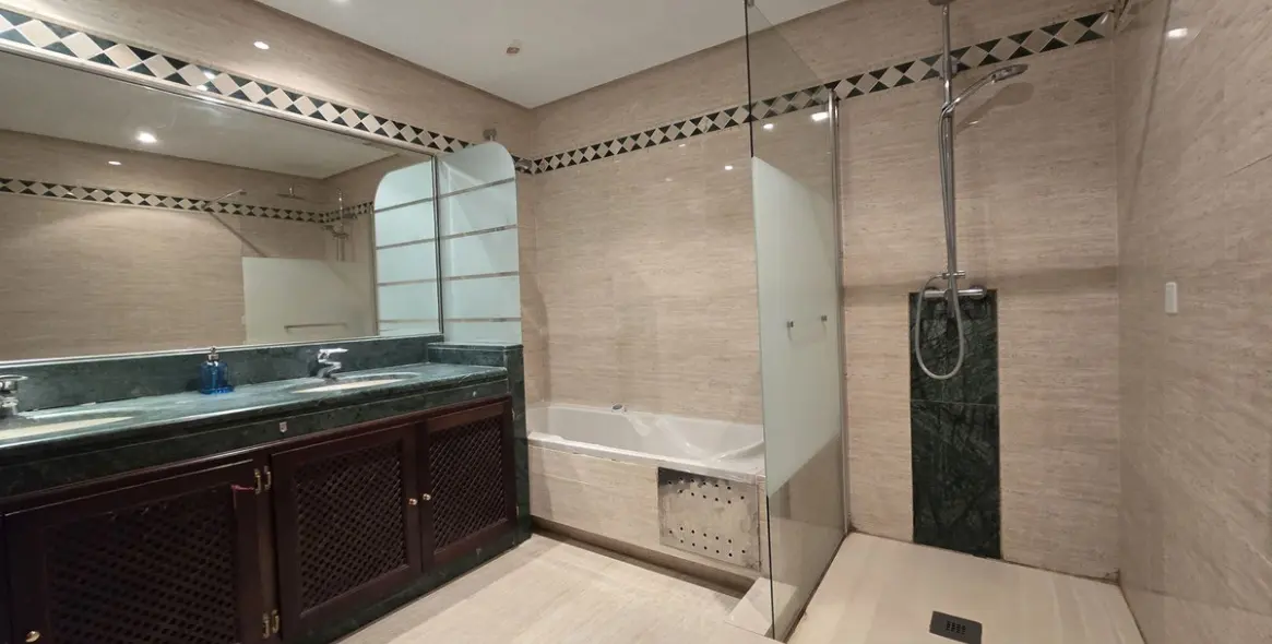 Продажа апартаментов на среднем этаже в La Mairena 8