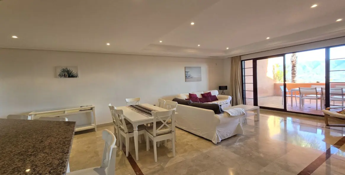 Продажа апартаментов на среднем этаже в La Mairena 10