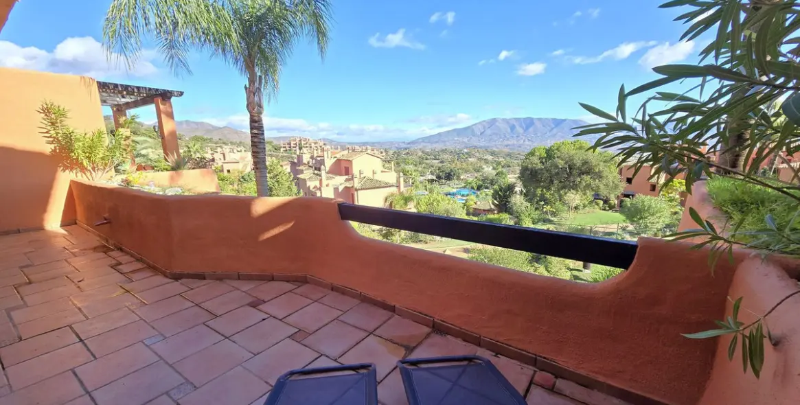 Продажа апартаментов на среднем этаже в La Mairena 42