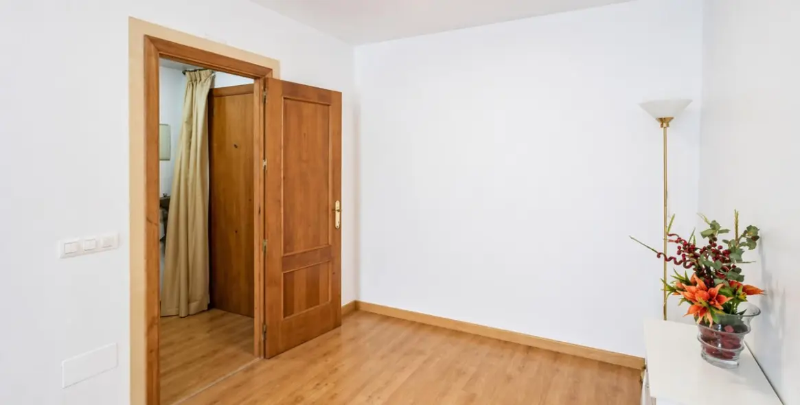 Продажа апартаментов на среднем этаже в Málaga Centro 4