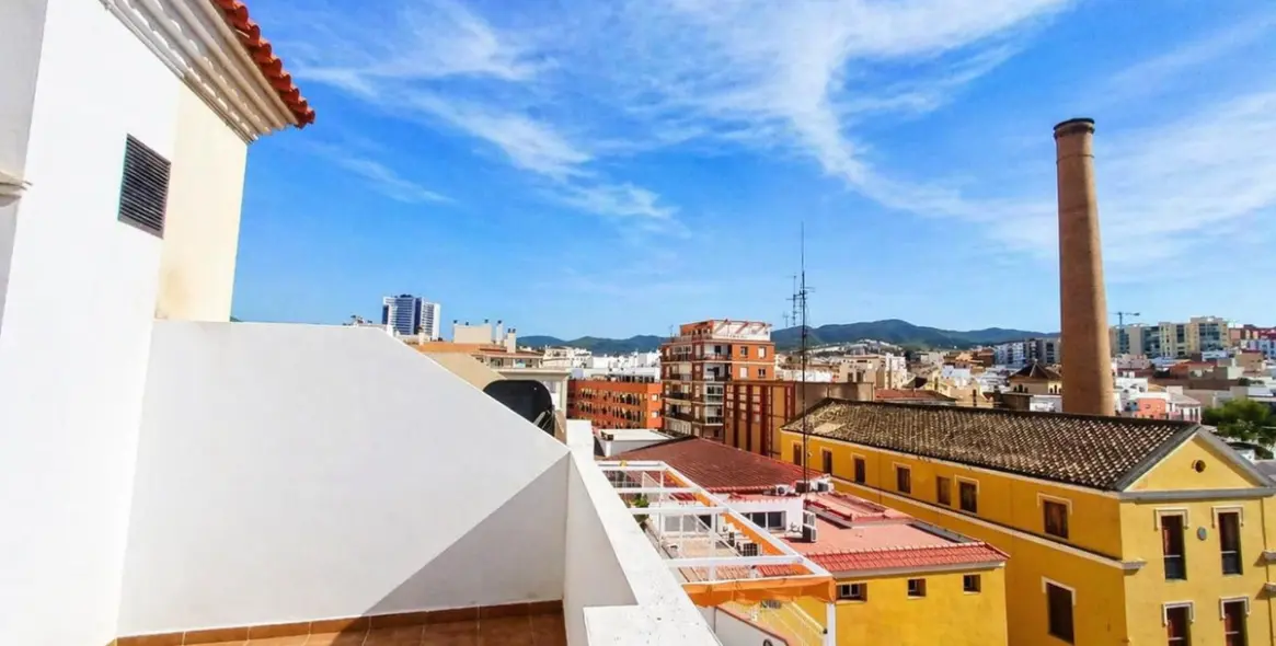 Продажа апартаментов на среднем этаже в Málaga Centro 11