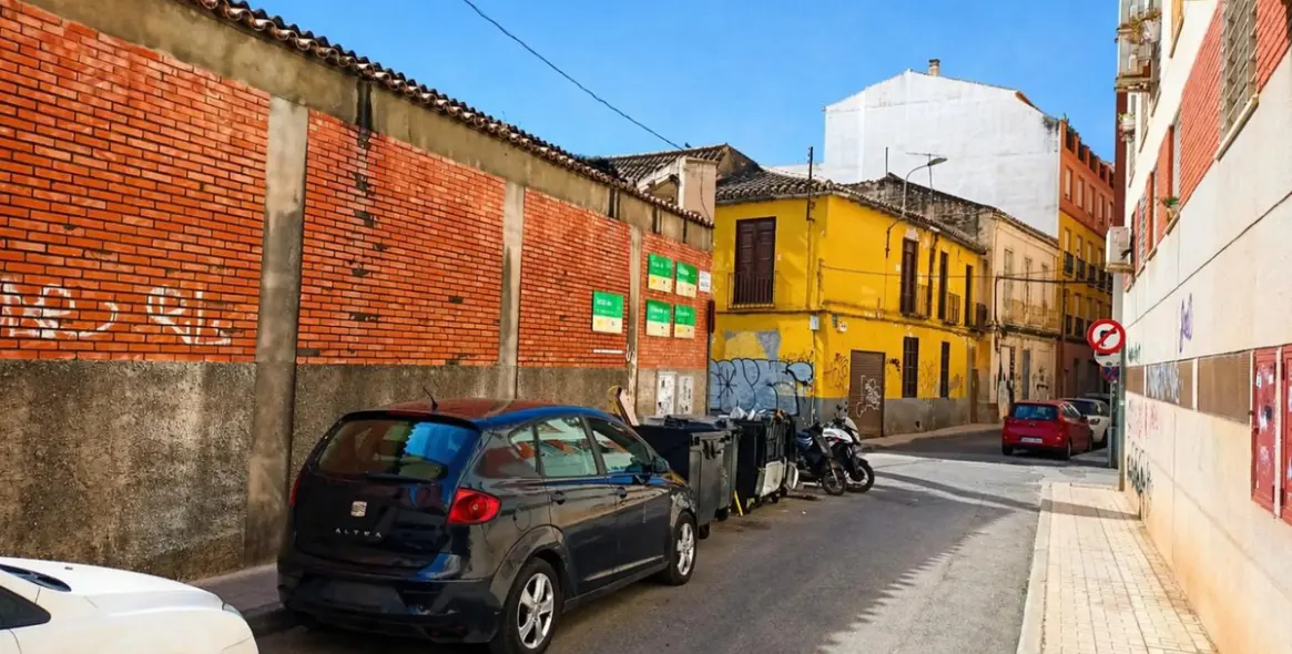 Продажа апартаментов на среднем этаже в Málaga Centro 14