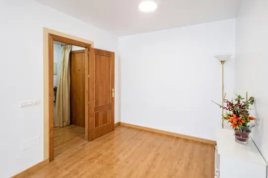 Image 4 thumb