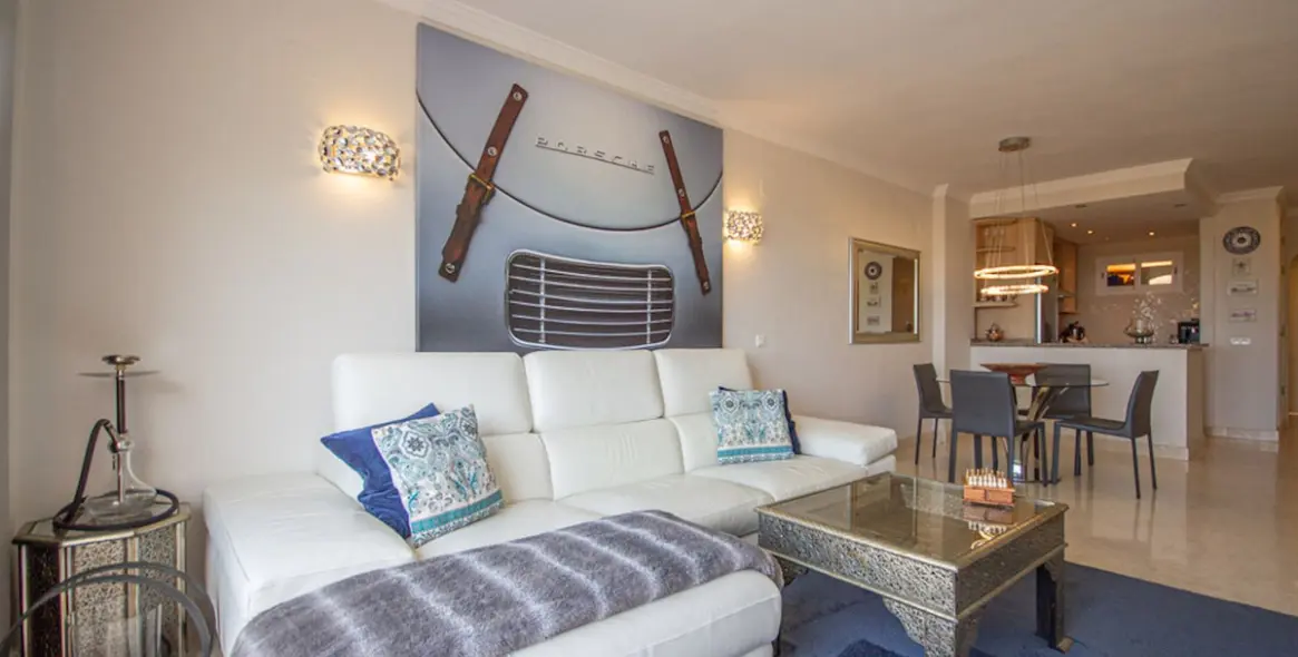 Venta de apartamento en planta media en Elviria 5